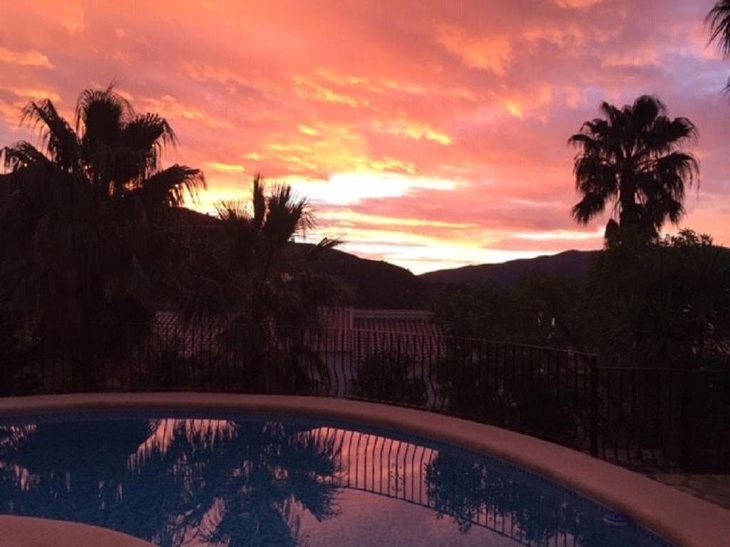 One Bed Overlooking Jalon Valley, Costa Blanca Appartement *