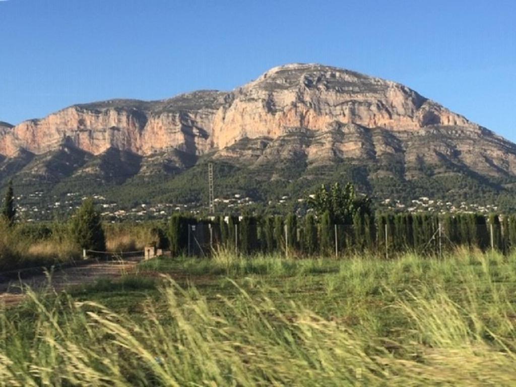 One Bed Overlooking Jalon Valley, Costa Blanca Appartement
